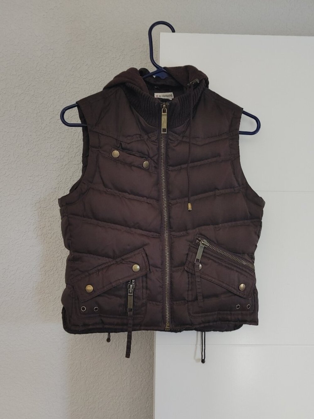 Women’s Vest — Hooded, Not Bulky, Pre‑Loved, XS